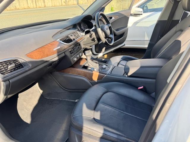 隣接自社整備工場完備！！安心の３カ月３０００ｋｍの無料保証もお付けしております！！