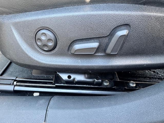 隣接自社整備工場完備！！安心の３カ月３０００ｋｍの無料保証もお付けしております！！