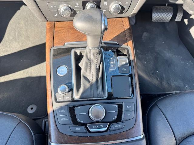 隣接自社整備工場完備！！安心の３カ月３０００ｋｍの無料保証もお付けしております！！