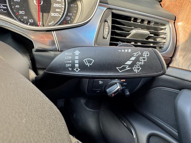 隣接自社整備工場完備！！安心の３カ月３０００ｋｍの無料保証もお付けしております！！