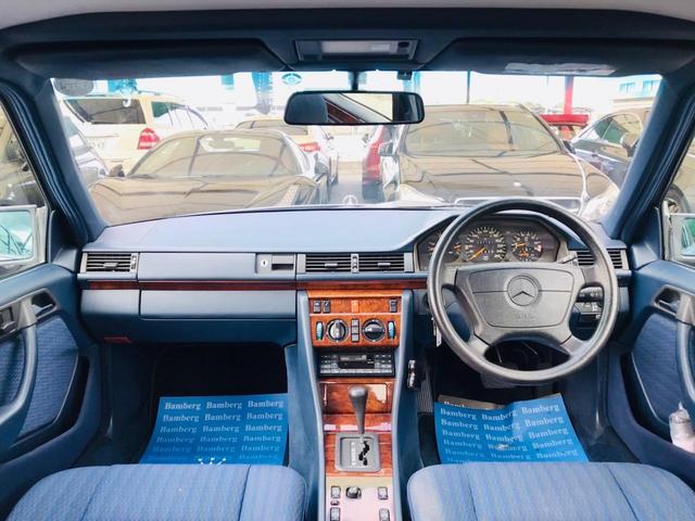 ３２０Ｅ　ワンオーナー車　ディーラー記録簿付き　禁煙車　パワーシート　Ｒ４年１０月に同色全塗装済＆ルーフライニング張替済み(7枚目)