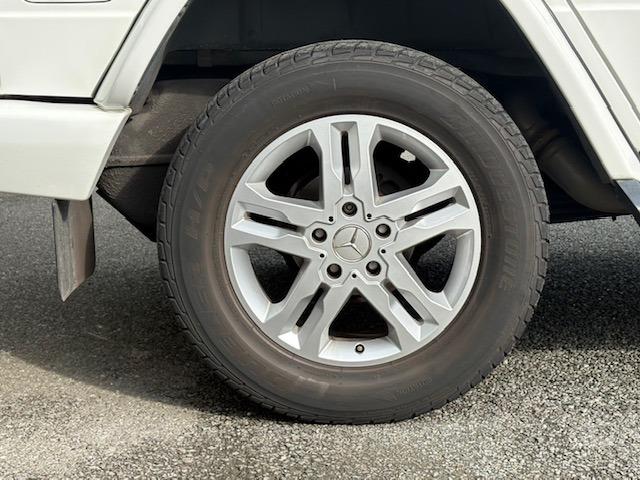Ｇクラス Ｇ３５０ｄ　ラグジュアリーＰＫＧ　パワーシート　サンルーフ　純正ナビ地デジ　ＥＴＣ　ハーマンカートンサウンド　パドルシフト　全席シートヒーター　取説記録簿付き　スペアキー（23枚目）