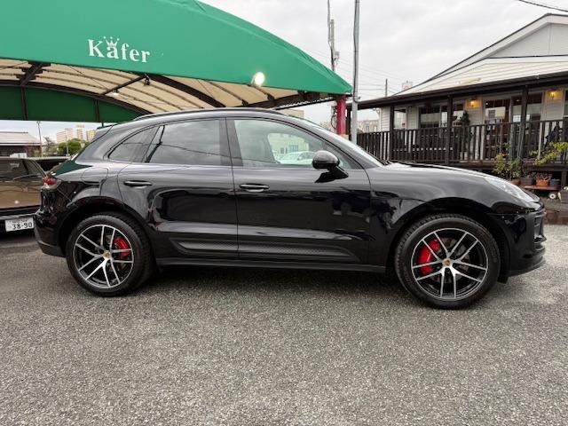 マカン マカンS 2022年モデル スポーツクロノ パノラミックサンルーフ 赤革 全方位カメラ LEDヘッド シートベンチレーション アクティブレーザークルーズ(4枚目)