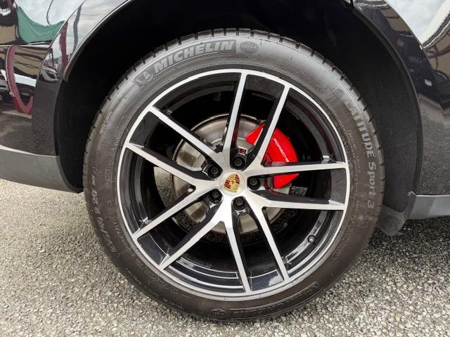 マカン マカンS 2022年モデル スポーツクロノ パノラミックサンルーフ 赤革 全方位カメラ LEDヘッド シートベンチレーション アクティブレーザークルーズ(10枚目)