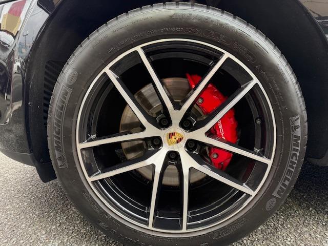 マカン マカンS 2022年モデル スポーツクロノ パノラミックサンルーフ 赤革 全方位カメラ LEDヘッド シートベンチレーション アクティブレーザークルーズ(12枚目)