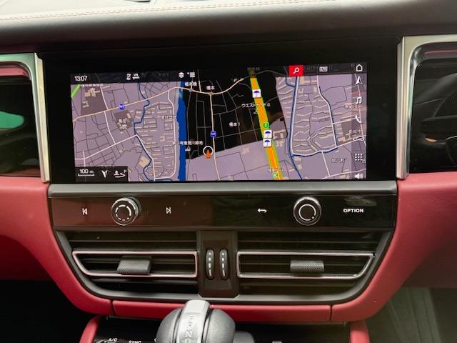 マカン マカンS 2022年モデル スポーツクロノ パノラミックサンルーフ 赤革 全方位カメラ LEDヘッド シートベンチレーション アクティブレーザークルーズ(31枚目)