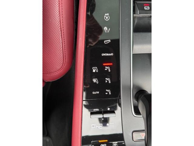 マカン マカンS 2022年モデル スポーツクロノ パノラミックサンルーフ 赤革 全方位カメラ LEDヘッド シートベンチレーション アクティブレーザークルーズ(33枚目)