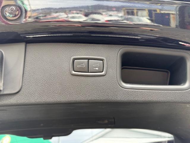 マカン マカンS 2022年モデル スポーツクロノ パノラミックサンルーフ 赤革 全方位カメラ LEDヘッド シートベンチレーション アクティブレーザークルーズ(46枚目)