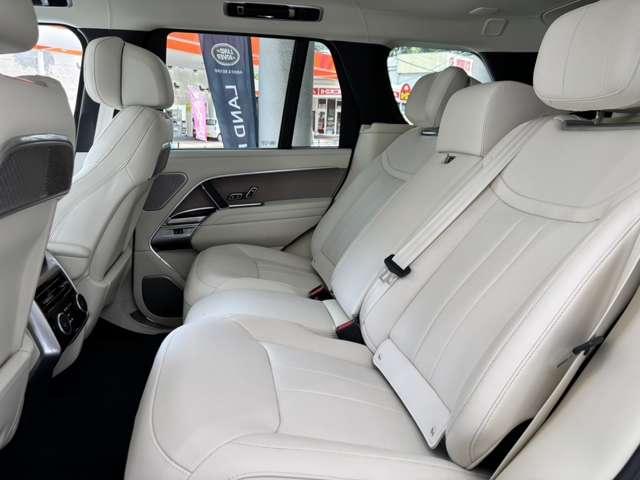 レンジローバー オートバイオグラフィＰ５５０ｅスタンダドホイールベス　３．０Ｌ　Ｐ５５０ｅ　スタンダードホイールベース　４ＷＤ　ワンオーナー　プラグインハイブリッド（19枚目）
