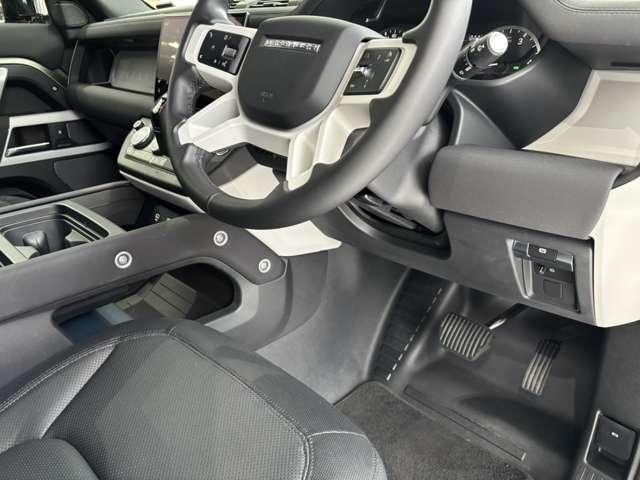 ディフェンダー １１０Ｘ－ダイナミックＳＥ　Ｄ３００　４ＷＤ　全周囲カメラ　クリアランスソナー　オートクルーズコントロール　レーンアシスト　衝突被害軽減システム　ナビ　ＬＥＤヘッドランプ　アルミホイール　スマートキー　アイドリングストップ　電動格納ミラー（41枚目）