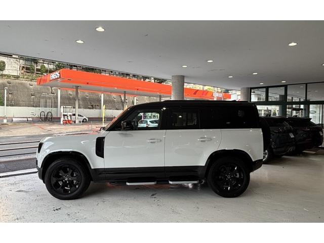 ディフェンダー １１０Ｘ－ダイナミックＳＥ　Ｄ３００　ディーゼルターボ　４ＷＤ　２０インチ　ブラックルーフ　ブラックルーフレール　Ｍｅｒｉｄｉａｎサウンドシステム　アップルカープレイ　アンドロイドオート　ブラインドスポットアシスト　シートヒーター（5枚目）