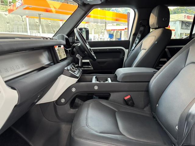 ディフェンダー １１０Ｘ－ダイナミックＳＥ　Ｄ３００　ディーゼルターボ　４ＷＤ　２０インチ　ブラックルーフ　ブラックルーフレール　Ｍｅｒｉｄｉａｎサウンドシステム　アップルカープレイ　アンドロイドオート　ブラインドスポットアシスト　シートヒーター（11枚目）