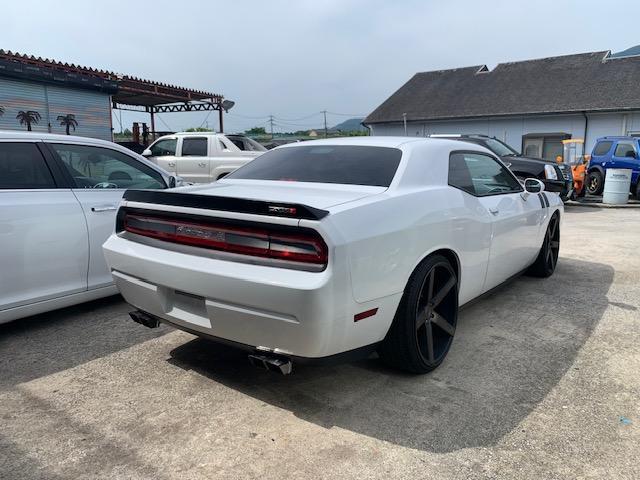 ダッジ・チャレンジャー SXT 自社新車並行 1オーナー カーファックス済み 22インチアルミ プッシュスタート JAAA鑑定済み 後期ヘッドライト パイプスマフラー ローダウン(31枚目)