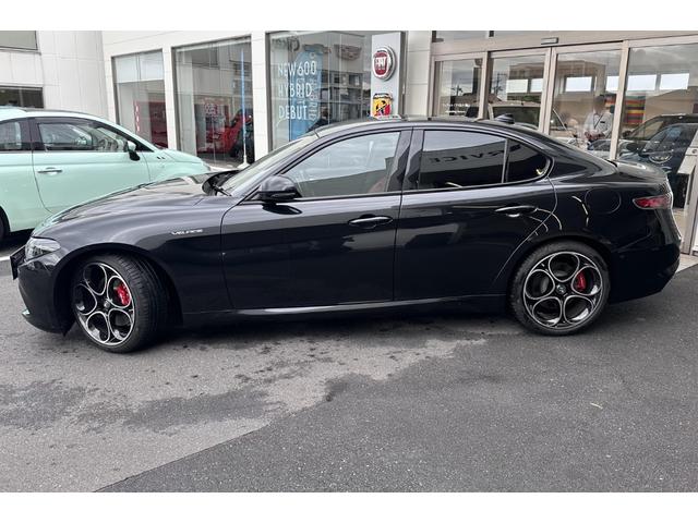 ジュリア ヴェローチェ 認定中古車 ディーラー車 純正19インチアルミホイール レッドレザーシート キセノンヘッドライト 純正ナビ パワーシート シートヒーター パドルシフト ディスプレイオーディオ スマートキー(8枚目)