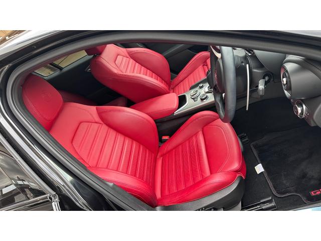 ジュリア ヴェローチェ 認定中古車 ディーラー車 純正19インチアルミホイール レッドレザーシート キセノンヘッドライト 純正ナビ パワーシート シートヒーター パドルシフト ディスプレイオーディオ スマートキー(15枚目)