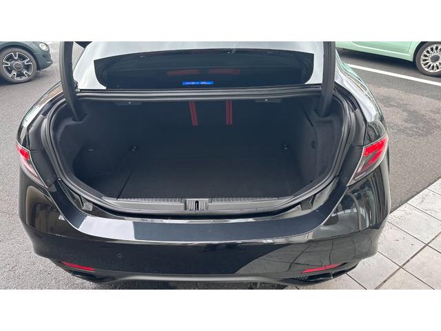 ジュリア ヴェローチェ 認定中古車 ディーラー車 純正19インチアルミホイール レッドレザーシート キセノンヘッドライト 純正ナビ パワーシート シートヒーター パドルシフト ディスプレイオーディオ スマートキー(18枚目)