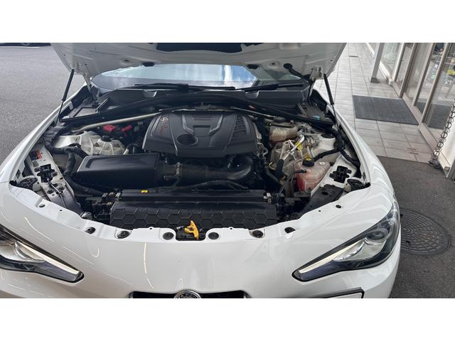 ジュリア ヴェローチェ ディーラー車 認定中古車 レザーシート 純正18インチアルミホイール キセノンヘッドライト アップルカープレイ アンドロイドオート パーキングセンサー バックカメラ パドルシフト(17枚目)