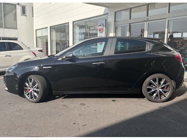 ボディカラーは「ブラック」