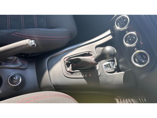 スムーズな走りを実現するツインクラッチオートマ搭載