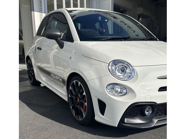 アバルト595 コンペティツィオーネ 認定中古車 RHD MT車 キセノンヘッドライト 純正ディスプレイオーディオ アップルカープレイ アンドロイドオート Bluetooth レコードモンツァマフラー 純正17インチAW サベルトシート(10枚目)