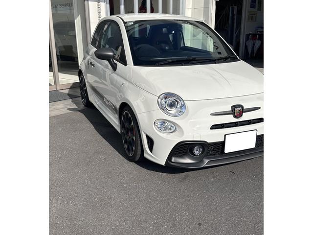 アバルト595 コンペティツィオーネ 認定中古車 RHD MT車 キセノンヘッドライト 純正ディスプレイオーディオ アップルカープレイ アンドロイドオート Bluetooth レコードモンツァマフラー 純正17インチAW サベルトシート(12枚目)