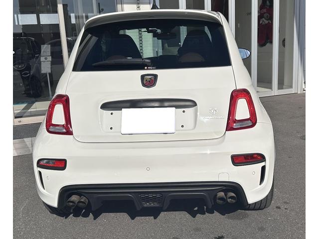 アバルト595 コンペティツィオーネ 認定中古車 RHD MT車 キセノンヘッドライト 純正ディスプレイオーディオ アップルカープレイ アンドロイドオート Bluetooth レコードモンツァマフラー 純正17インチAW サベルトシート(13枚目)