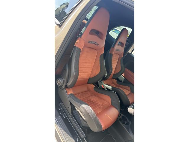アバルト595 コンペティツィオーネ 認定中古車 RHD MT車 キセノンヘッドライト 純正ディスプレイオーディオ アップルカープレイ アンドロイドオート Bluetooth レコードモンツァマフラー 純正17インチAW サベルトシート(20枚目)