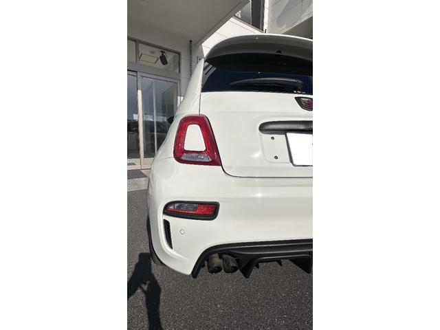 アバルト595 コンペティツィオーネ 認定中古車 RHD MT車 キセノンヘッドライト 純正ディスプレイオーディオ アップルカープレイ アンドロイドオート Bluetooth レコードモンツァマフラー 純正17インチAW サベルトシート(32枚目)