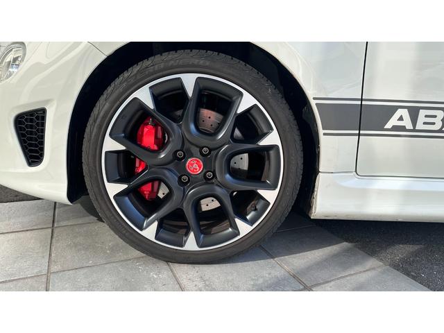 アバルト595 コンペティツィオーネ 認定中古車 RHD MT車 キセノンヘッドライト 純正ディスプレイオーディオ アップルカープレイ アンドロイドオート Bluetooth レコードモンツァマフラー 純正17インチAW サベルトシート(37枚目)
