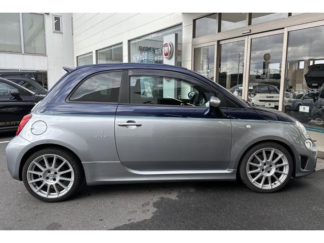 アバルト695C リヴァーレ ベースグレード 認定中古車 RHD 限定モデル キセノン アクラポビッチマフラー 純正17インチAW ブレンボキャリパー ETC ドラレコ カロ社外ナビ 専用ツートーンカラー マホガニーパネル(6枚目)