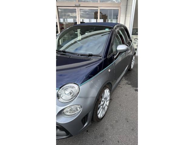 アバルト695C リヴァーレ ベースグレード 認定中古車 RHD 限定モデル キセノン アクラポビッチマフラー 純正17インチAW ブレンボキャリパー ETC ドラレコ カロ社外ナビ 専用ツートーンカラー マホガニーパネル(9枚目)