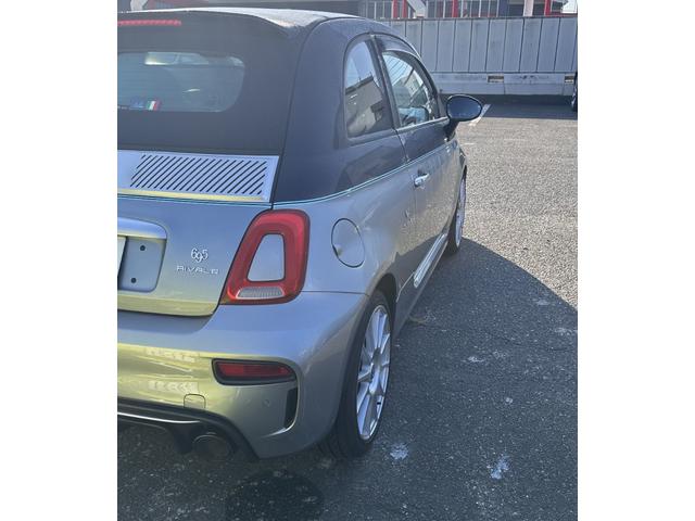 アバルト695C リヴァーレ ベースグレード 認定中古車 RHD 限定モデル キセノン アクラポビッチマフラー 純正17インチAW ブレンボキャリパー ETC ドラレコ カロ社外ナビ 専用ツートーンカラー マホガニーパネル(16枚目)