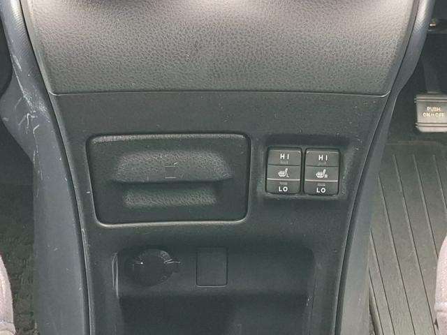 ヴォクシー ハイブリッドＶ　禁煙車　両側パワースライド　オートライト　ＬＥＤライト　シートヒーター　スマートキー　デュアルエアコン　９型ナビ　フルセグＴＶ　Ｂｌｕｅｔｏｏｔｈ　バックカメラ　ＥＴＣ　１１型フリップダウン　クルコン（15枚目）