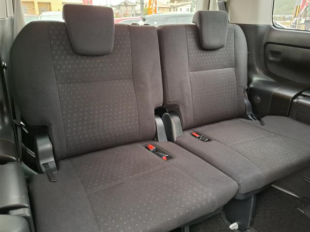 ヴォクシー ハイブリッドＶ　禁煙車　両側パワースライド　オートライト　ＬＥＤライト　シートヒーター　スマートキー　デュアルエアコン　９型ナビ　フルセグＴＶ　Ｂｌｕｅｔｏｏｔｈ　バックカメラ　ＥＴＣ　１１型フリップダウン　クルコン（39枚目）