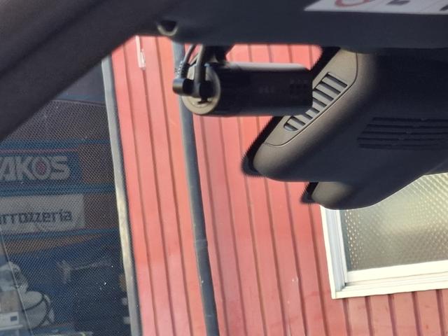 GLC GLC200 スポーツ 禁煙車 レーダーセーフティ 衝突軽減 ブラインドスポット 360°カメラ サイドステップ LEDヘッドライト シートヒーター 純正ナビ バックカメラ フルセグTV Bluetooth ETC ドラレコ(18枚目)