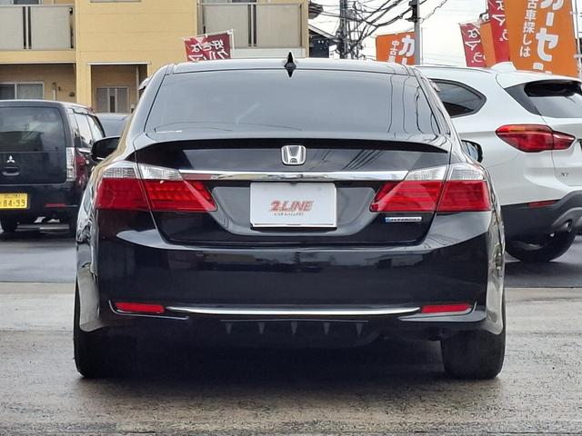 アコードハイブリッド ＥＸ　禁煙車　無限エアロ　ＲＳＲ車高調　ＷＯＲＫ１９インチ　衝突軽減　車線逸脱　レーダークルーズ　パワーシート　革調シートカバー　純正ナビ　フルセグＴＶ　Ｂｌｕｅｔｏｏｔｈ　バックカメラ　ＥＴＣ　ドラレコ（3枚目）
