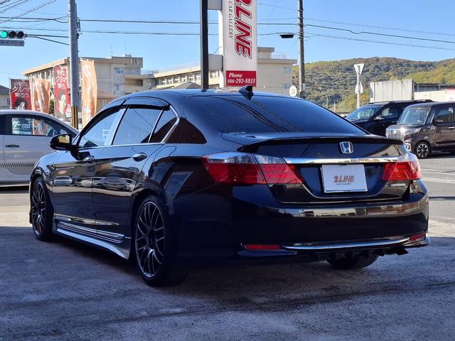 アコードハイブリッド ＥＸ　禁煙車　無限エアロ　ＲＳＲ車高調　ＷＯＲＫ１９インチ　衝突軽減　車線逸脱　レーダークルーズ　パワーシート　革調シートカバー　純正ナビ　フルセグＴＶ　Ｂｌｕｅｔｏｏｔｈ　バックカメラ　ＥＴＣ　ドラレコ（6枚目）