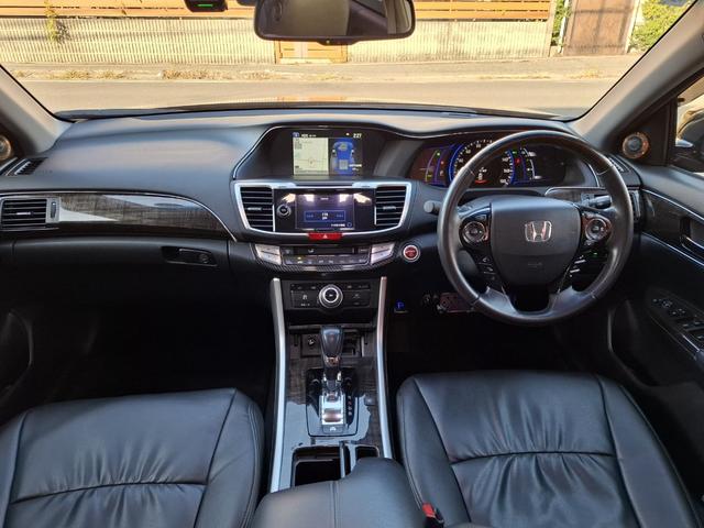 アコードハイブリッド ＥＸ　禁煙車　無限エアロ　ＲＳＲ車高調　ＷＯＲＫ１９インチ　衝突軽減　車線逸脱　レーダークルーズ　パワーシート　革調シートカバー　純正ナビ　フルセグＴＶ　Ｂｌｕｅｔｏｏｔｈ　バックカメラ　ＥＴＣ　ドラレコ（7枚目）