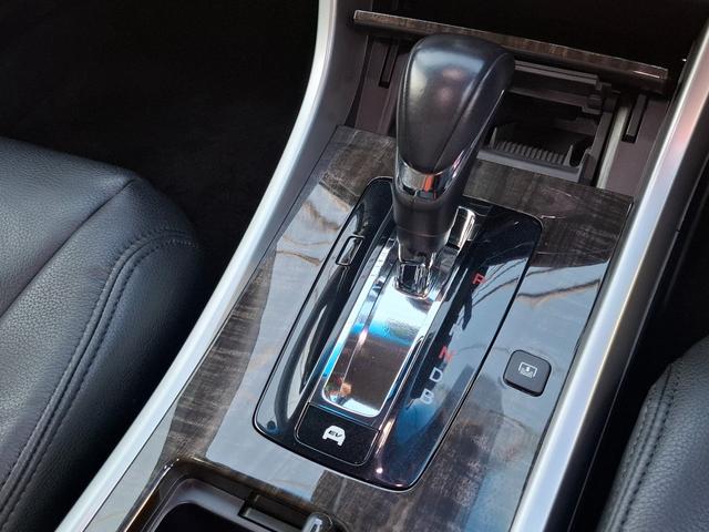 アコードハイブリッド ＥＸ　禁煙車　無限エアロ　ＲＳＲ車高調　ＷＯＲＫ１９インチ　衝突軽減　車線逸脱　レーダークルーズ　パワーシート　革調シートカバー　純正ナビ　フルセグＴＶ　Ｂｌｕｅｔｏｏｔｈ　バックカメラ　ＥＴＣ　ドラレコ（14枚目）