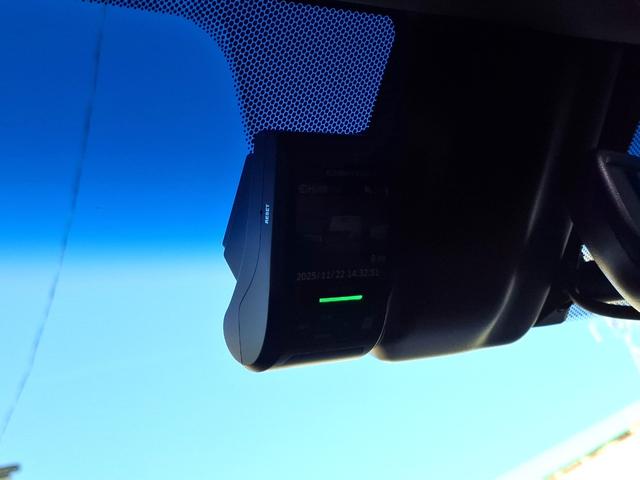 アコードハイブリッド ＥＸ　禁煙車　無限エアロ　ＲＳＲ車高調　ＷＯＲＫ１９インチ　衝突軽減　車線逸脱　レーダークルーズ　パワーシート　革調シートカバー　純正ナビ　フルセグＴＶ　Ｂｌｕｅｔｏｏｔｈ　バックカメラ　ＥＴＣ　ドラレコ（22枚目）