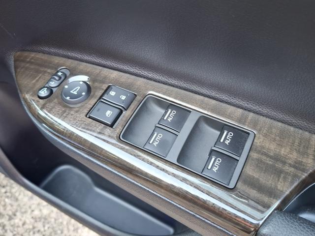 アコードハイブリッド ＥＸ　禁煙車　無限エアロ　ＲＳＲ車高調　ＷＯＲＫ１９インチ　衝突軽減　車線逸脱　レーダークルーズ　パワーシート　革調シートカバー　純正ナビ　フルセグＴＶ　Ｂｌｕｅｔｏｏｔｈ　バックカメラ　ＥＴＣ　ドラレコ（33枚目）