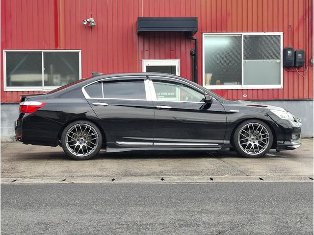 アコードハイブリッド ＥＸ　禁煙車　無限エアロ　ＲＳＲ車高調　ＷＯＲＫ１９インチ　衝突軽減　車線逸脱　レーダークルーズ　パワーシート　革調シートカバー　純正ナビ　フルセグＴＶ　Ｂｌｕｅｔｏｏｔｈ　バックカメラ　ＥＴＣ　ドラレコ（54枚目）