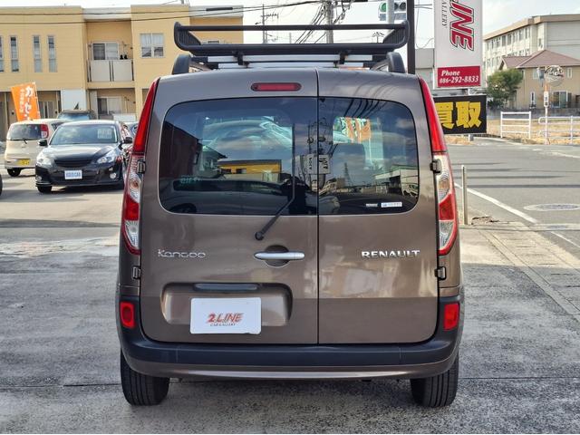 カングー ゼン　禁煙車　６速ＡＴ　ＹＡＫＩＭＡルーフレール　ＣＡＢＡＮＡシートカバー　後席モニター　ＨＤＤナビ　フルセグＴＶ　バックカメラ　Ｂｌｕｅｔｏｏｔｈ　ＥＴＣ　オートライト　クルーズコントロール　キーレス（3枚目）