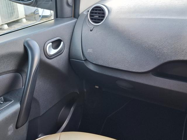 カングー ゼン　禁煙車　６速ＡＴ　ＹＡＫＩＭＡルーフレール　ＣＡＢＡＮＡシートカバー　後席モニター　ＨＤＤナビ　フルセグＴＶ　バックカメラ　Ｂｌｕｅｔｏｏｔｈ　ＥＴＣ　オートライト　クルーズコントロール　キーレス（20枚目）