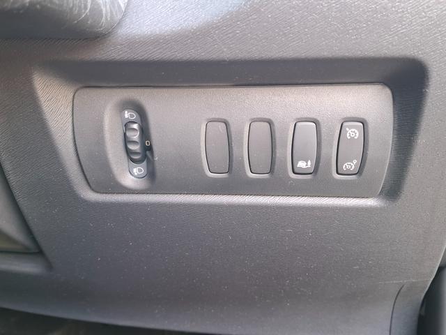 カングー ゼン　禁煙車　６速ＡＴ　ＹＡＫＩＭＡルーフレール　ＣＡＢＡＮＡシートカバー　後席モニター　ＨＤＤナビ　フルセグＴＶ　バックカメラ　Ｂｌｕｅｔｏｏｔｈ　ＥＴＣ　オートライト　クルーズコントロール　キーレス（32枚目）