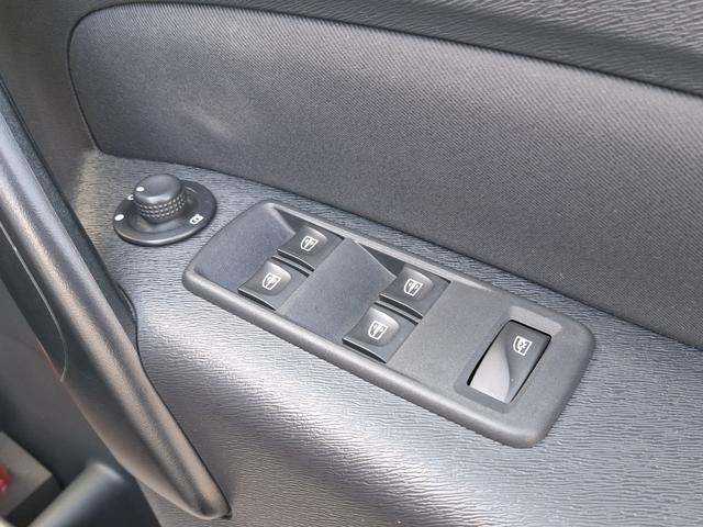 カングー ゼン　禁煙車　６速ＡＴ　ＹＡＫＩＭＡルーフレール　ＣＡＢＡＮＡシートカバー　後席モニター　ＨＤＤナビ　フルセグＴＶ　バックカメラ　Ｂｌｕｅｔｏｏｔｈ　ＥＴＣ　オートライト　クルーズコントロール　キーレス（33枚目）