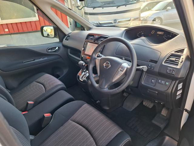 セレナ ハイウェイスター　Ｖセレクション＋セーフティ　ＳＨＶ　禁煙車　車線逸脱　両側パワースライド　フリップダウン　８インチナビ　フルセグＴＶ　Ｂｌｕｅｔｏｏｔｈ　バックカメラ　ＥＴＣ　ドラレコ　オートライト　ＬＥＤライト　スマートキー　クルーズコントロール（8枚目）