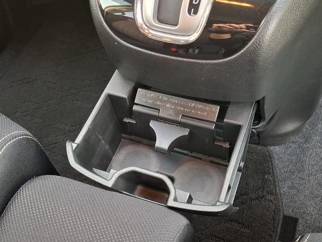 セレナ ハイウェイスター　Ｖセレクション＋セーフティ　ＳＨＶ　禁煙車　車線逸脱　両側パワースライド　フリップダウン　８インチナビ　フルセグＴＶ　Ｂｌｕｅｔｏｏｔｈ　バックカメラ　ＥＴＣ　ドラレコ　オートライト　ＬＥＤライト　スマートキー　クルーズコントロール（33枚目）