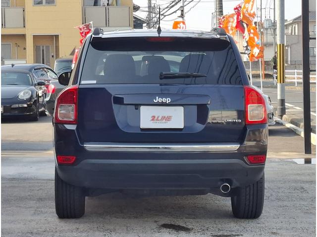 ジープ・コンパス リミテッド 新車ワンオーナー 禁煙車 電動サンルーフ 黒レザーシート シートヒーター BOTONプレミアムサウンド HDDナビ フルセグTV Bluetooth ETC 電格ミラー クルーズコントロール キーレス(3枚目)