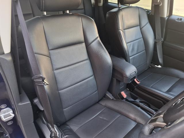 ジープ・コンパス リミテッド 新車ワンオーナー 禁煙車 電動サンルーフ 黒レザーシート シートヒーター BOTONプレミアムサウンド HDDナビ フルセグTV Bluetooth ETC 電格ミラー クルーズコントロール キーレス(9枚目)